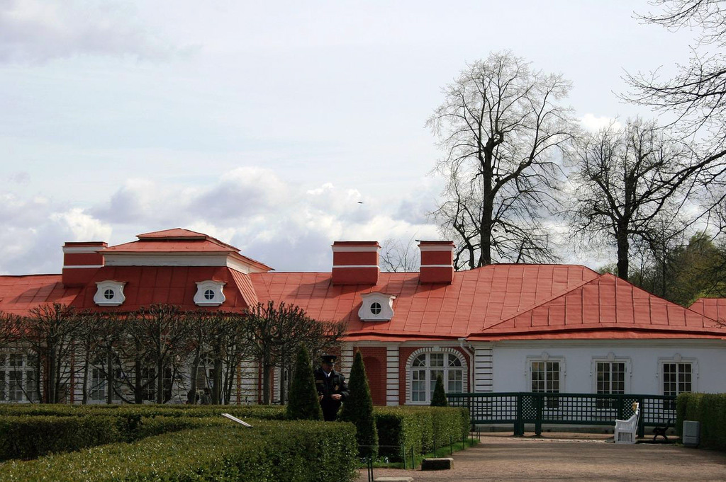 Дворец "Монплезир" в Петергофе