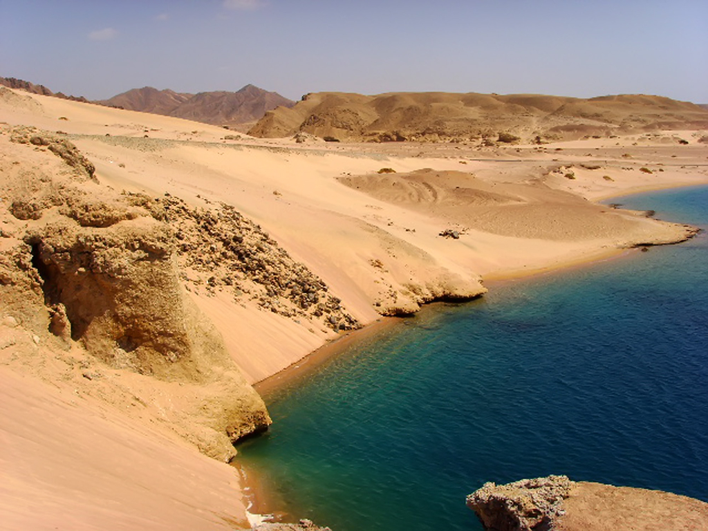 Египет, пляжи в пустыне