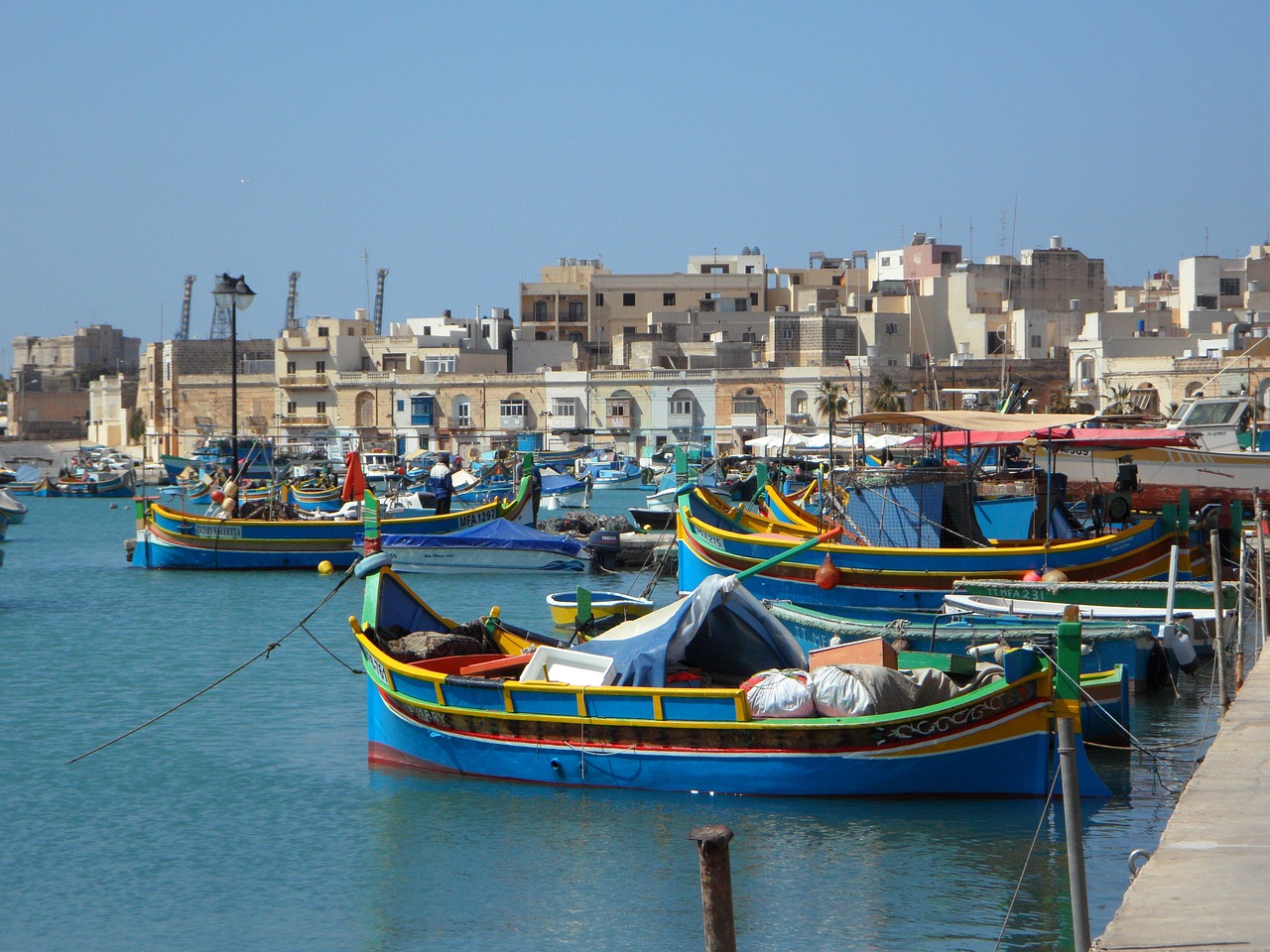Знаменитые мальтийские лодочки "луццу", Марсашлокк, Мальта